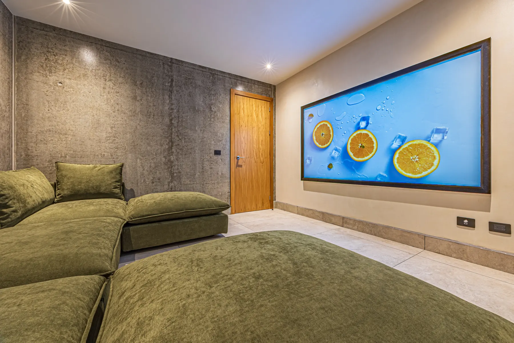 Villa Las Brisas &mdash; the movie theater
