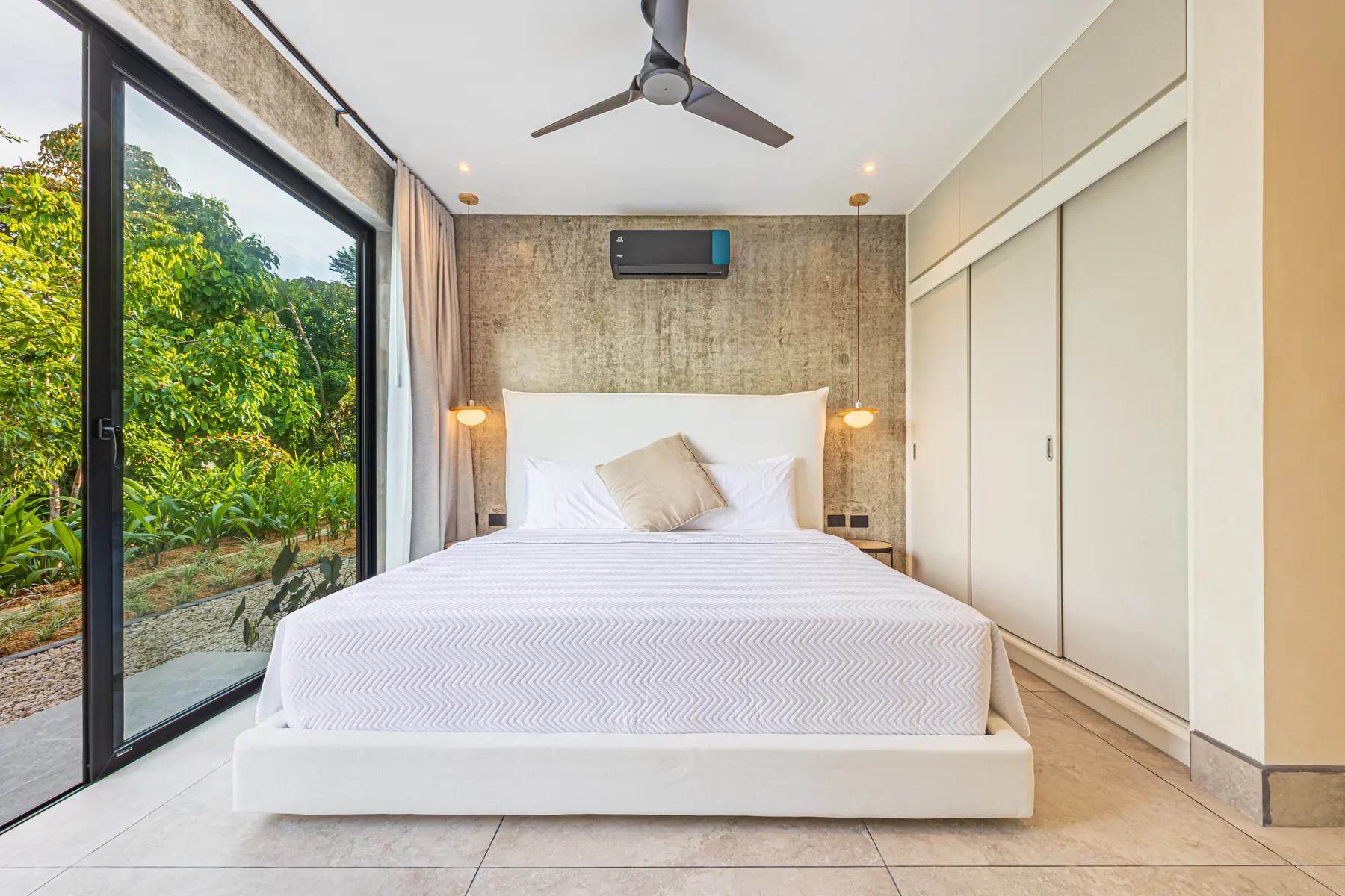 Villa Las Brisas &mdash; a guest room to the jungle