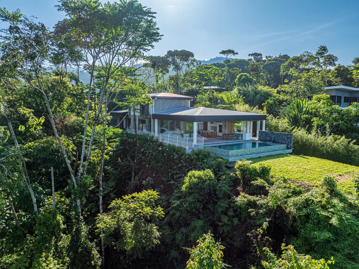 Villa Las Brisas &mdash; the jungle setting
