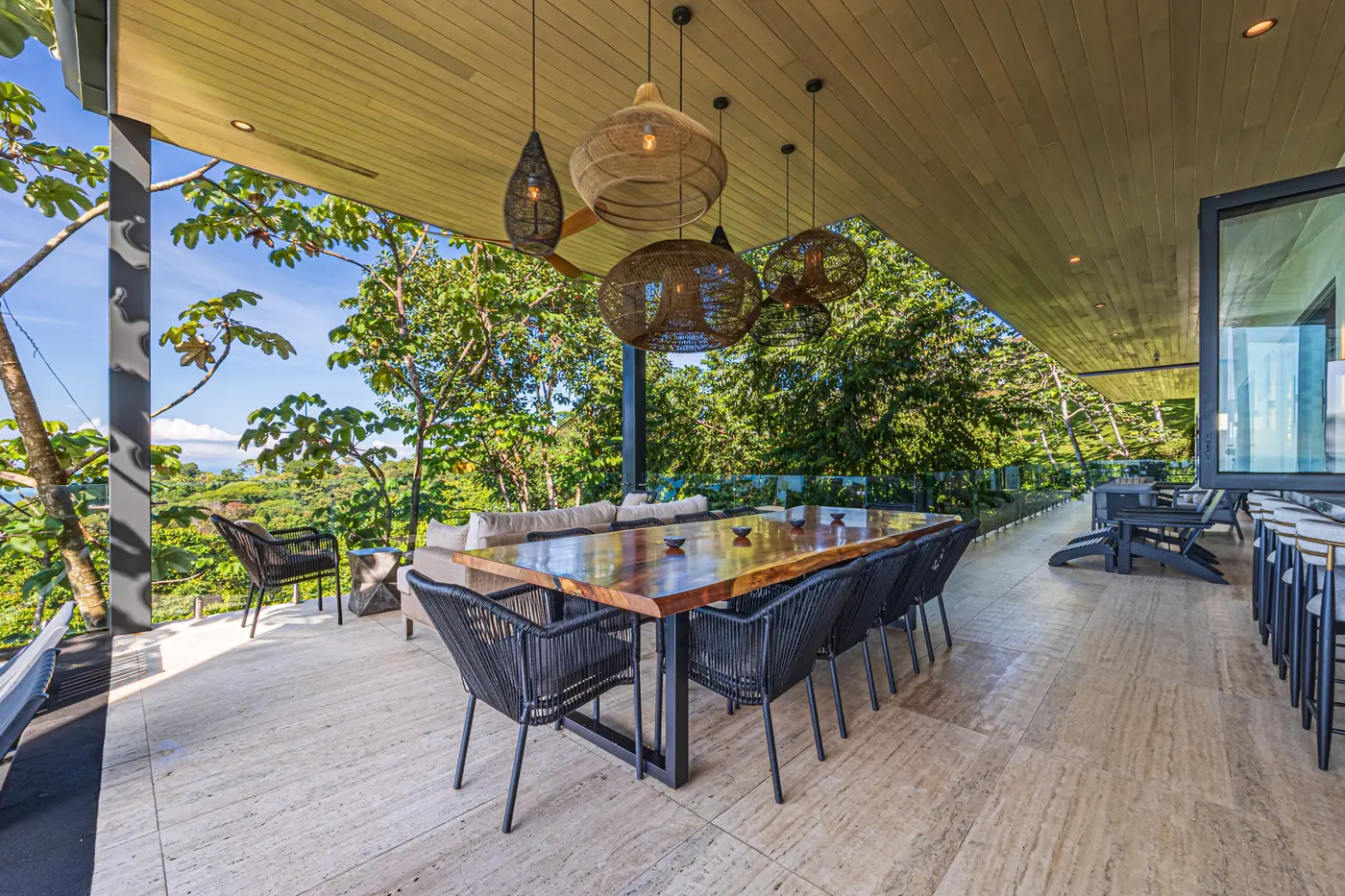 Villa San Martin &mdash; dining on the terrace