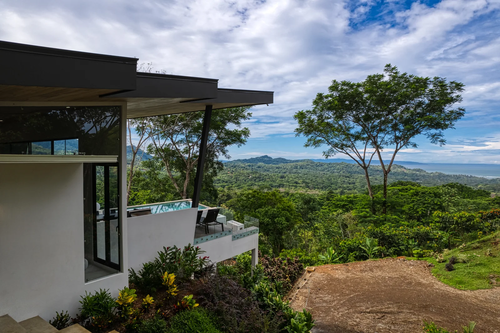 Vista Hermosa &mdash; a bathroom open to the view