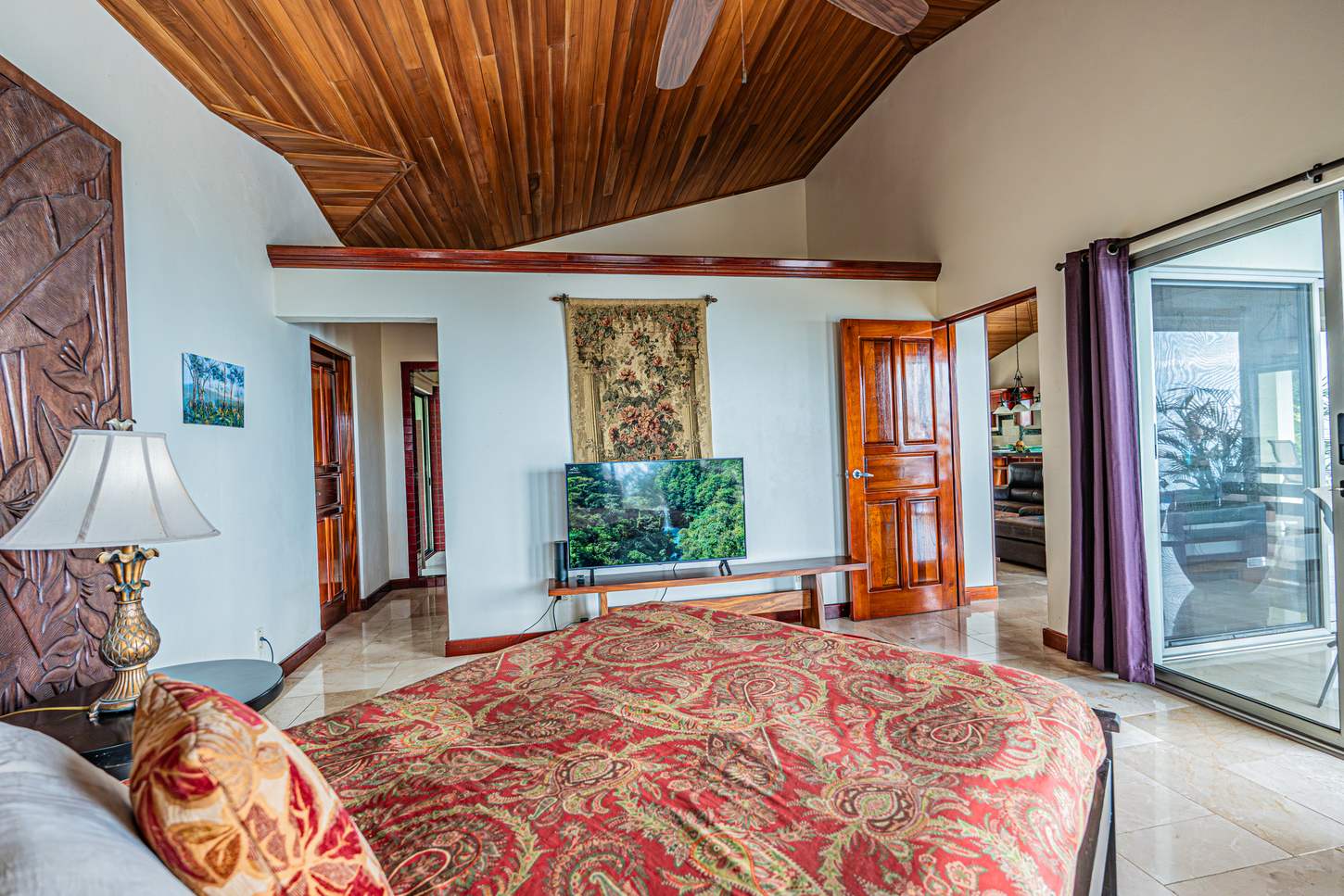 A bedroom opening onto the terrace